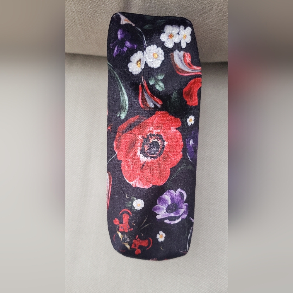 Lisa Eldridge Floral Velvet Cosmetic Bag - Picture 4 of 8